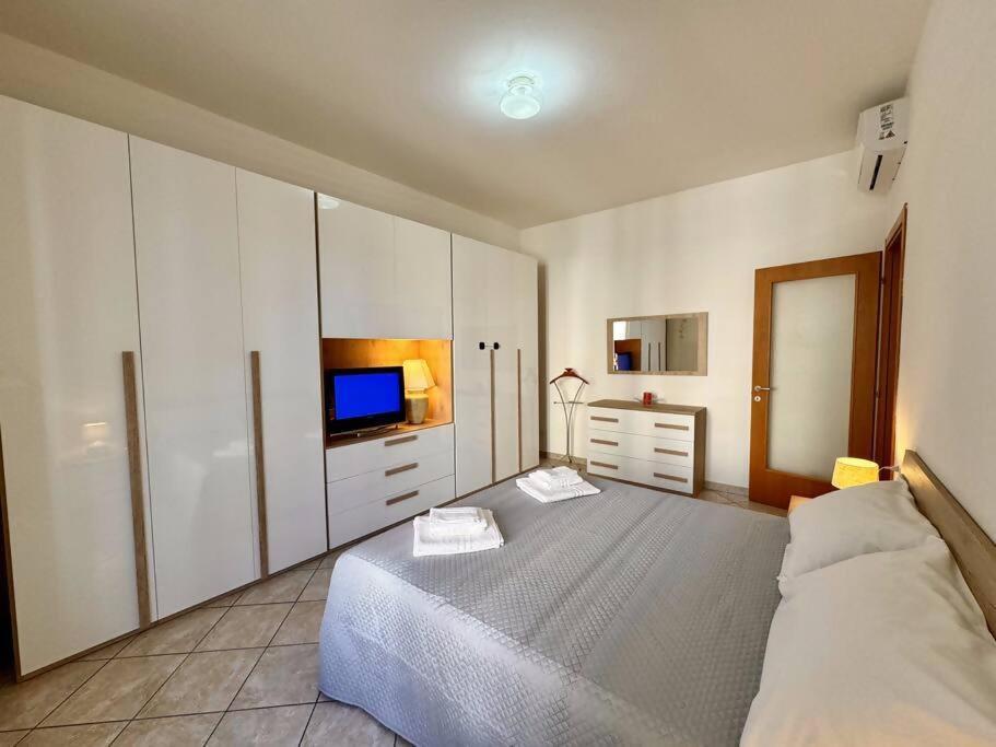 Апартаменты Ilaria House Комо Экстерьер фото