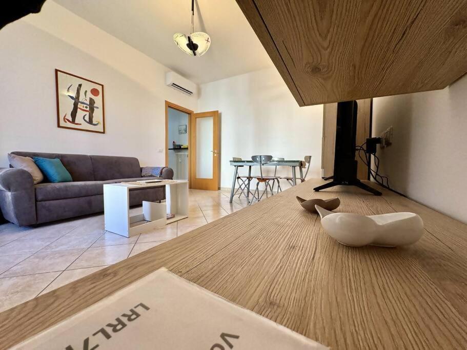 Апартаменты Ilaria House Комо Экстерьер фото