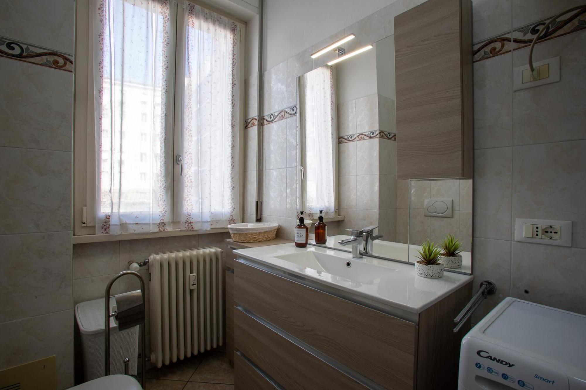 Апартаменты Ilaria House Комо Экстерьер фото