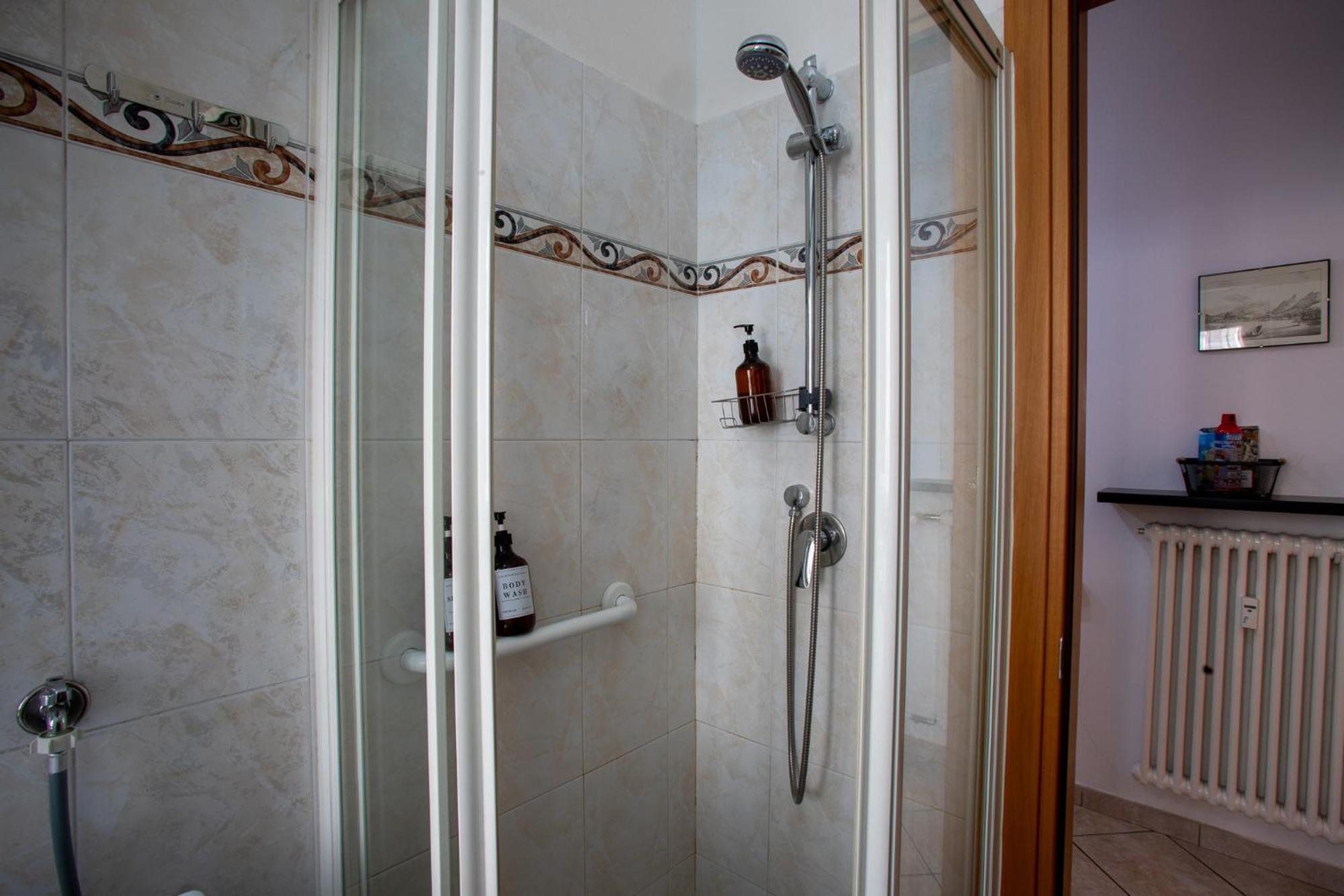 Апартаменты Ilaria House Комо Экстерьер фото