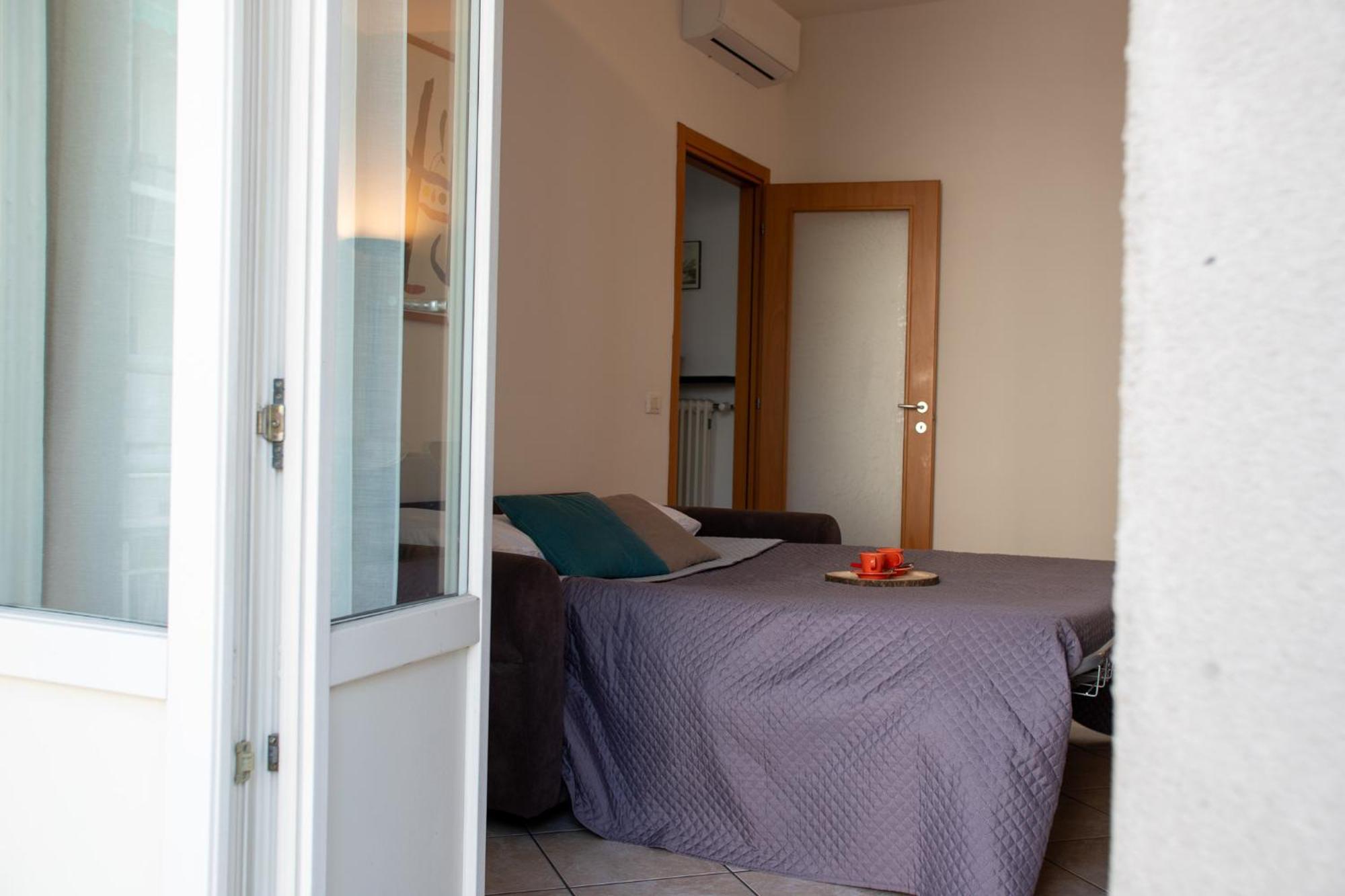Апартаменты Ilaria House Комо Экстерьер фото