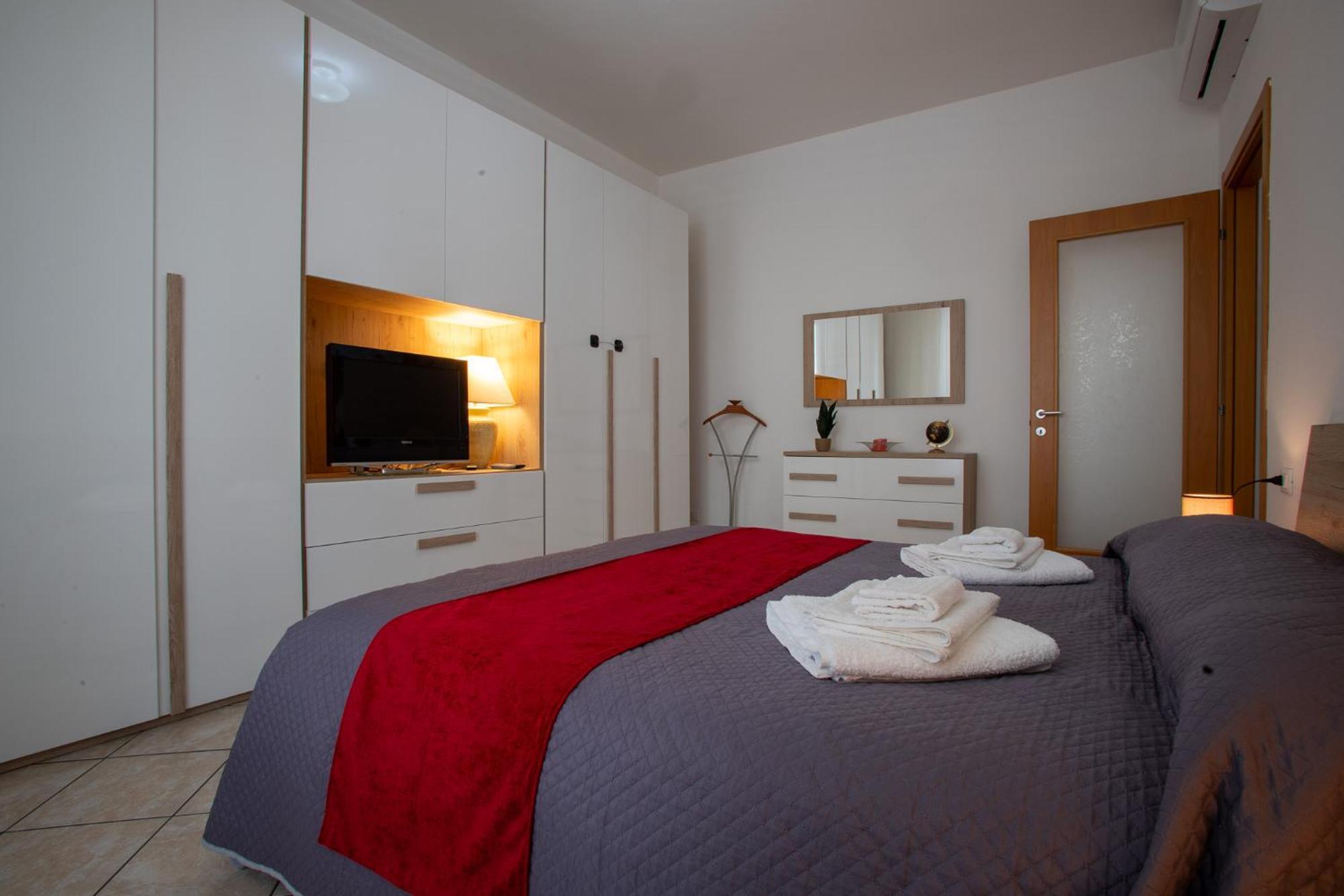Апартаменты Ilaria House Комо Экстерьер фото